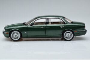Jaguar XJ6 X350 Racing Green Almost Real 1:18 810502 Diecast - image 5 of 13