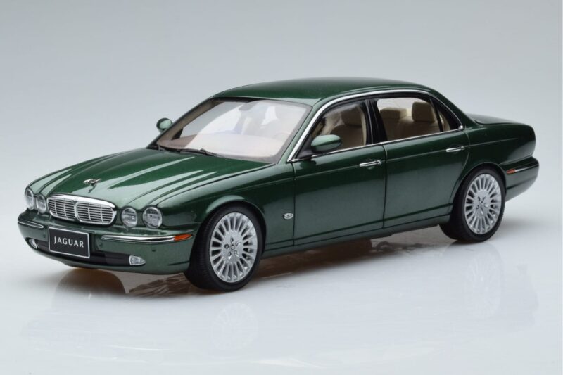 Jaguar XJ6 X350 Racing Green Almost Real 1:18 810502 Diecast