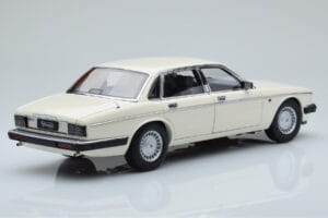 Jaguar XJ6 XJ40 Glacier White Almost Real 1:18 810542 Diecast - image 3 of 11
