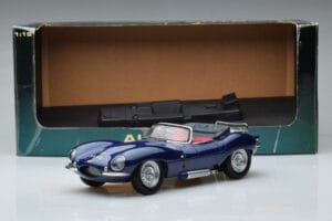 Jaguar XKSS Blue AUTOart 1:18 73510 Diecast - image 9 of 9