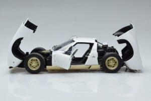 Lamborghini Miura SV White AUTOart 1:18 74544 Diecast - image 4 of 8