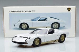 Lamborghini Miura SV White AUTOart 1:18 74544 Diecast - image 8 of 8
