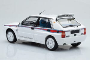 Lancia Delta HF Integrale 6 White Kyosho 1:18 08344E Diecast - image 7 of 8