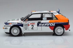 Lancia Delta HF Integrale Evoluzione #2 C. Sainz / L. Moya Tour de Corse 1993 Kyosho 1:18 08348J Diecast - image 4 of 9