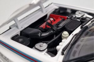 Lancia Delta HF Integrale Evoluzione Test Car Kyosho 1:18 08348G Diecast - image 8 of 9