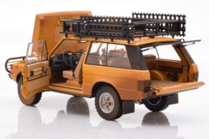 Land Rover Defender 90 Camel Trophy Sumatra 1981 Almost Real 1:18 810107 Diecast - image 5 of 8