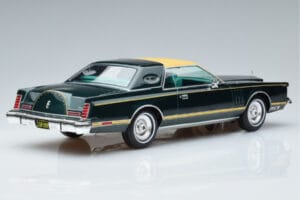 Lincoln Continental Mark V Dark Green MCG 1:18 MCG18404 Diecast - image 2 of 6