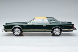 Lincoln Continental Mark V Dark Green MCG 1:18 MCG18404 Diecast - image 3 of 6