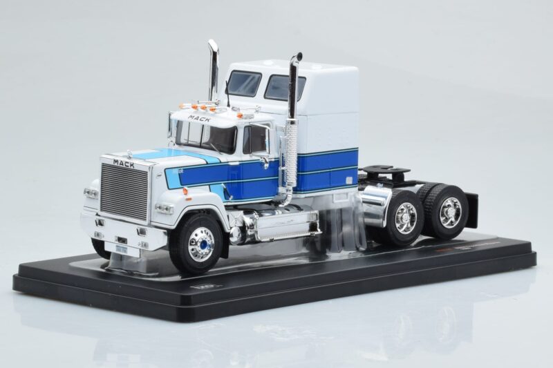 Mack Superliner Magnum White Blue IXO 1:43 Mack Superliner Magnum White Blue IXO 1:43 TR165 Diecast