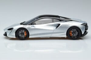 McLaren Artura Silver GT Spirit 1:18 GT873 Resin - image 3 of 6