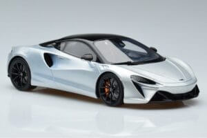 McLaren Artura Silver GT Spirit 1:18 GT873 Resin - image 4 of 6