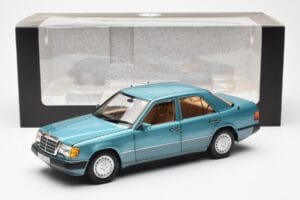 Mercedes 230E W124 Beryl Metallic Dealer Edition Norev 1:18 B66040698 Diecast - image 8 of 8