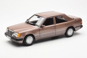 Mercedes 230E W124 Rosewood Metallic Dealer Edition Norev 1:18 B66040697 Diecast