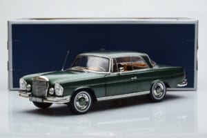 Mercedes 250 SE Coupe W111 Green Metallic Limited Edition Norev 1:18 183764 Diecast - image 7 of 7