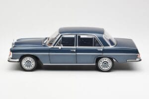 Mercedes 280 SE W108 Dark Blue Metallic Norev 1:18 183534 Diecast - image 4 of 8