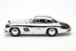 Mercedes 300 SL W198 Chrome Minichamps 1:18 B66040645 Diecast - image 4 of 8