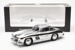 Mercedes 300 SL W198 Chrome Minichamps 1:18 B66040645 Diecast - image 8 of 8