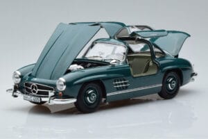 Mercedes 300 SL W198 Gullwing Green Norev 1:18 183851 Diecast - image 2 of 7