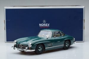 Mercedes 300 SL W198 Gullwing Green Norev 1:18 183851 Diecast - image 7 of 7