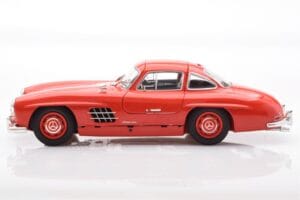 Mercedes 300 SL W198 Gullwing Red Minichamps 1:18 110037211 Diecast - image 4 of 8