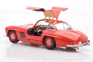 Mercedes 300 SL W198 Gullwing Red Minichamps 1:18 110037211 Diecast - image 5 of 8
