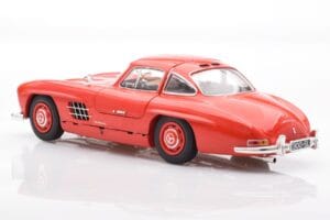 Mercedes 300 SL W198 Gullwing Red Minichamps 1:18 110037211 Diecast - image 7 of 8