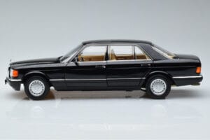 Mercedes 560 SEL W126 Black Norev 1:18 183793 Diecast - image 4 of 7