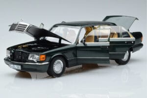 Mercedes 560 SEL W126 Dark Green Metallic Norev 1:18 B66040682 Diecast - image 2 of 7