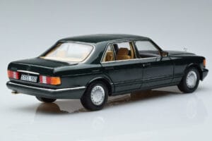 Mercedes 560 SEL W126 Dark Green Metallic Norev 1:18 B66040682 Diecast - image 3 of 7