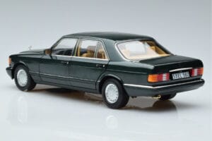 Mercedes 560 SEL W126 Dark Green Metallic Norev 1:18 B66040682 Diecast - image 6 of 7