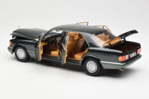 Mercedes 560 SEL W126 Night Green Metallic Dealer Edition Norev 1:18 B66040626 Diecast - image 5 of 8