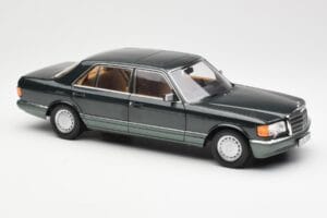 Mercedes 560 SEL W126 Night Green Metallic Dealer Edition Norev 1:18 B66040626 Diecast - image 6 of 8
