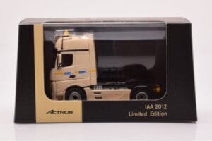 Mercedes Actros Gigaspace IAA 2012 Taxi NZG 1:50 MM0015 Diecast - image 4 of 4