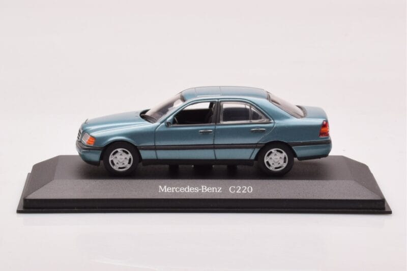 Mercedes C-Class W202 C220 Petrol Metallic Minichamps 1:43 Mercedes C-Class W202 C220 Petrol Metallic Minichamps 1:43 B66005705 Diecast