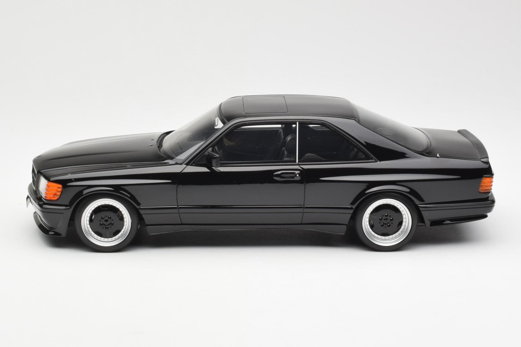 Otto Mercedes 560 SEC C126 AMG Widebody 1:18