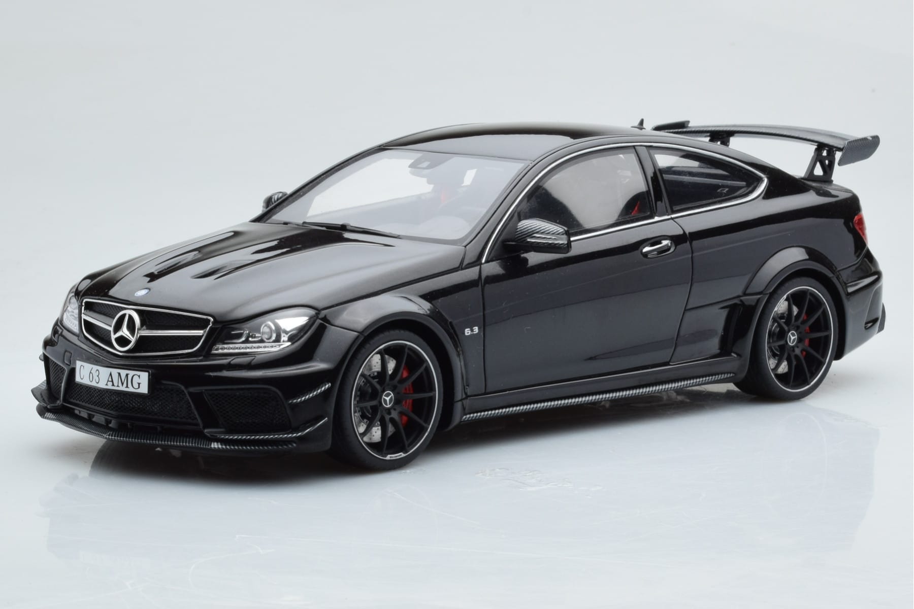 絶版　1/18 メルセデス ベンツ C63 AMGクーペ ブラックシリーズ 黒 GT Spirit Mercedes C63 AMG W204 Black Series 1:18 Black