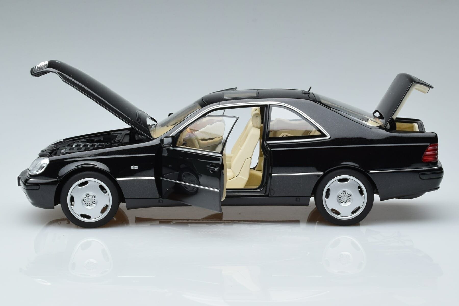 Norev Mercedes CL600 C140 1:18 Limited Edition