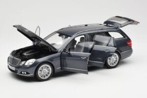 Mercedes E-Class S212 T-Model Tenorit Gray Metallic Minichamps 1:18 B66962447 Diecast - image 2 of 8