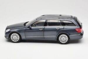 Mercedes E-Class S212 T-Model Tenorit Gray Metallic Minichamps 1:18 B66962447 Diecast - image 4 of 8