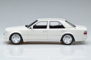 Mercedes E60 AMG W124 White Otto 1:18 B66040640 Resin - image 3 of 6