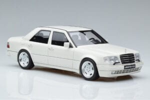 Mercedes E60 AMG W124 White Otto 1:18 B66040640 Resin - image 4 of 6