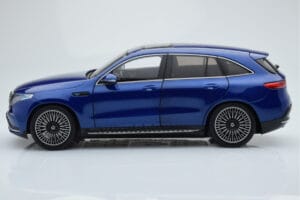 Mercedes EQC 400 Brilliant Blue NZG 1:18 B66963757 Diecast - image 4 of 8
