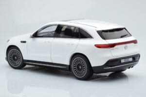 Mercedes EQC 400 Diamond White NZG 1:18 B66963756 Diecast - image 7 of 8
