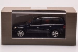 Mercedes GL X164 Tanzanite Blue Minichamps 1:43 B66962228 Diecast - image 4 of 4