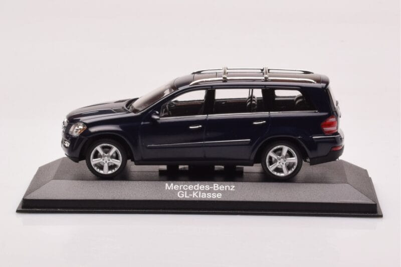 Mercedes GL X164 Tanzanite Blue Minichamps 1:43 B66962228 Diecast