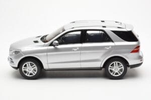 Mercedes M-Class W166 Iridium Silver Metallic Minichamps 1:18 B66960064 Diecast - image 4 of 8