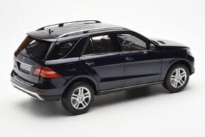 Mercedes M-Class W166 Tansanite Blue Metallic Minichamps 1:18 B66960065 Diecast - image 3 of 8