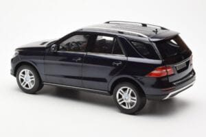 Mercedes M-Class W166 Tansanite Blue Metallic Minichamps 1:18 B66960065 Diecast - image 7 of 8