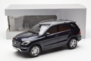 Mercedes M-Class W166 Tansanite Blue Metallic Minichamps 1:18 B66960065 Diecast - image 8 of 8