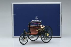 Mercedes Patent Motorwagen Green Norev 1:18 183701 Diecast - image 6 of 6